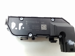 Mercedes Benz C-Class 205 (2014–2021) Istmesoojenduse lüliti A2139057502 - 2