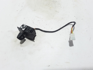  Steering wheel adjustment switch 