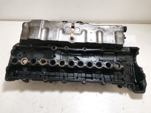  Valve cover 