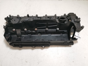  Valve cover 