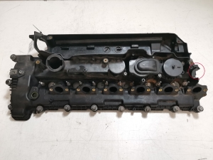  Valve cover 