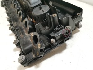  Valve cover 