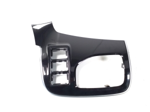 Mitsubishi Outlander (2012–2021) Dashboard trim 8030A202 - 4