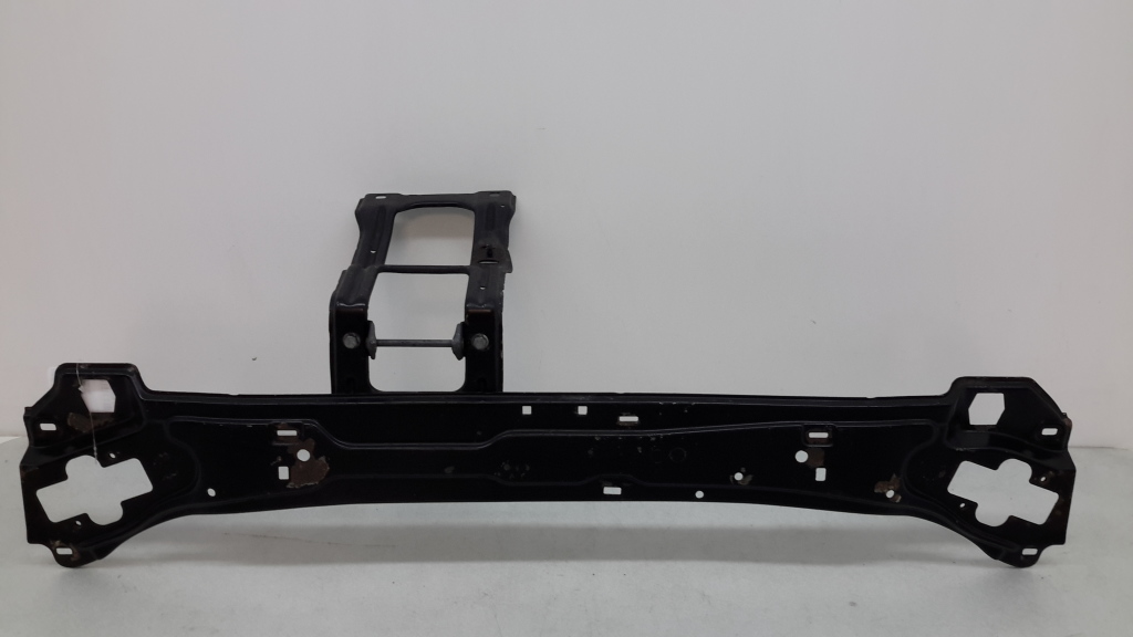 Used Mercedes Benz C Class The Middle Part Of The Front Frame