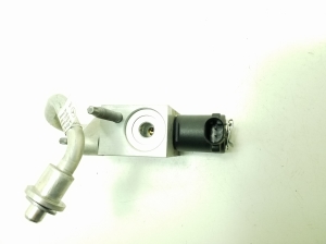 Mercedes Benz C-Class 205 (2014–2021) Muu klapp A2058307401 - 3
