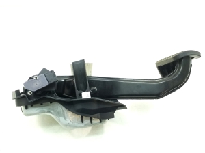 Mercedes Benz C-Class 205 (2014–2021) Piduripedaal A2052900900 - 3