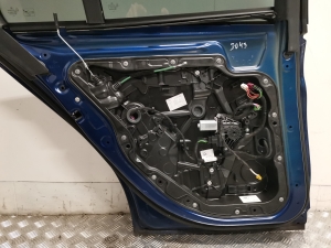 Mercedes Benz C-Class 205 (2014–2021) Rear side doors and their parts - 4