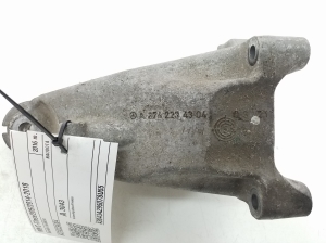 Mercedes Benz C-Class 205 (2014–2021) Engine bracket A2742234304 - 4