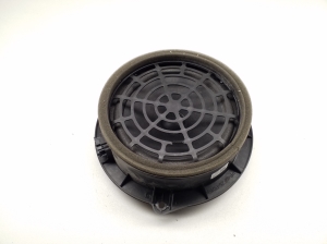  Rear side door speaker 