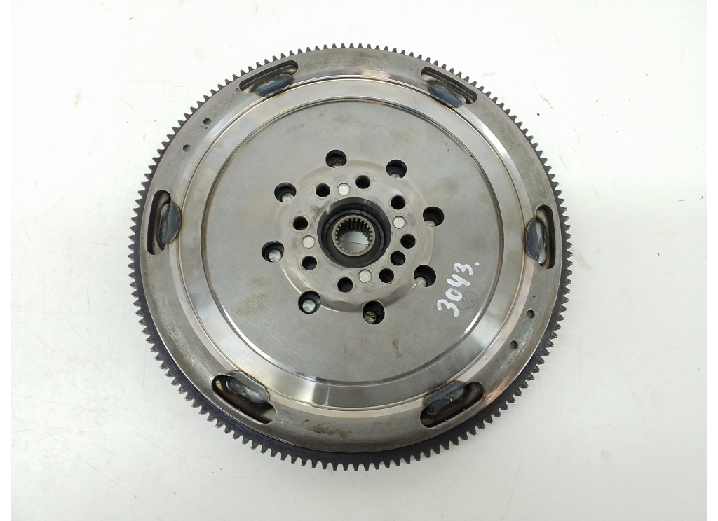 MERCEDES-BENZ C-Class W205/S205/C205 (2014-2023) Маховик A2740300000 20430671