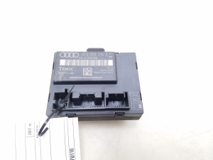  Rear side door control unit 