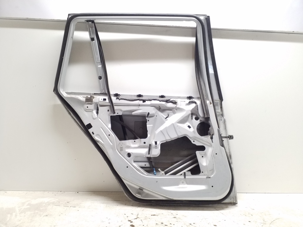 BMW 3 Series E46 (1997-2006) Left Side Sliding Door 25088392