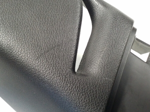  Interior trim of the rear strut 