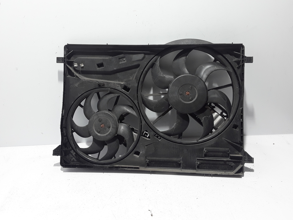 VOLVO V70 3 generation (2007-2020) Engine Cooling Fan Radiator 31200375 22410439