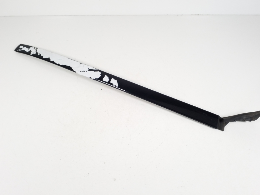 Mercedes Benz GLK-Class 204 (2008–2015) Windshield pillar outer molding A2046904462 Mercedes Benz GLK-Class 204 (2008–2015) Windshield pillar outer molding A2046904462