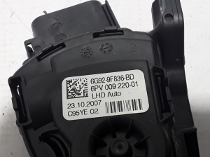 VOLVO V70 III (2007–2017) Accelerator pedal 31329057 - 2