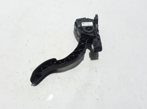 VOLVO V70 III (2007–2017) Accelerator pedal 31329057 - 3