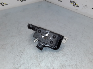 VOLVO XC60 (2008–2017) Front door lock 30799303 - 5