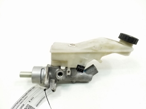   Brake master cylinder  - 472010F030 