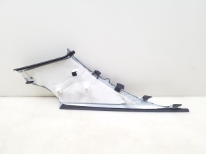AUDI A5 (2007–2016) Tagumise toe sisekujundus 8T0867288A - 3