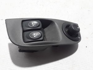 RENAULT Megane I (1995–2003) Esiukse klaaslüliti 7700429070 - 3