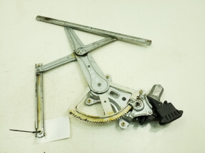 TOYOTA Corola Verso R1 (2004–2009) Priekšējo durvju logu pacēlājs 698100F010 - 2