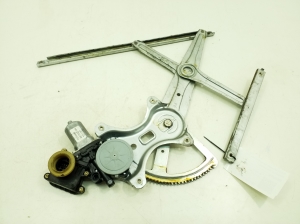 TOYOTA Corola Verso R1 (2004–2009) Priekšējo durvju logu pacēlājs 698100F010 - 4