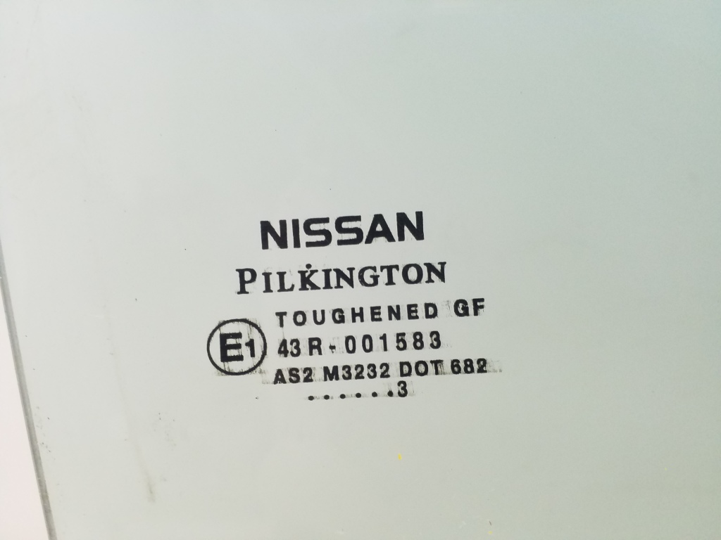 NISSAN Micra K11 (1992-2003) Стекло передней правой двери 25088609