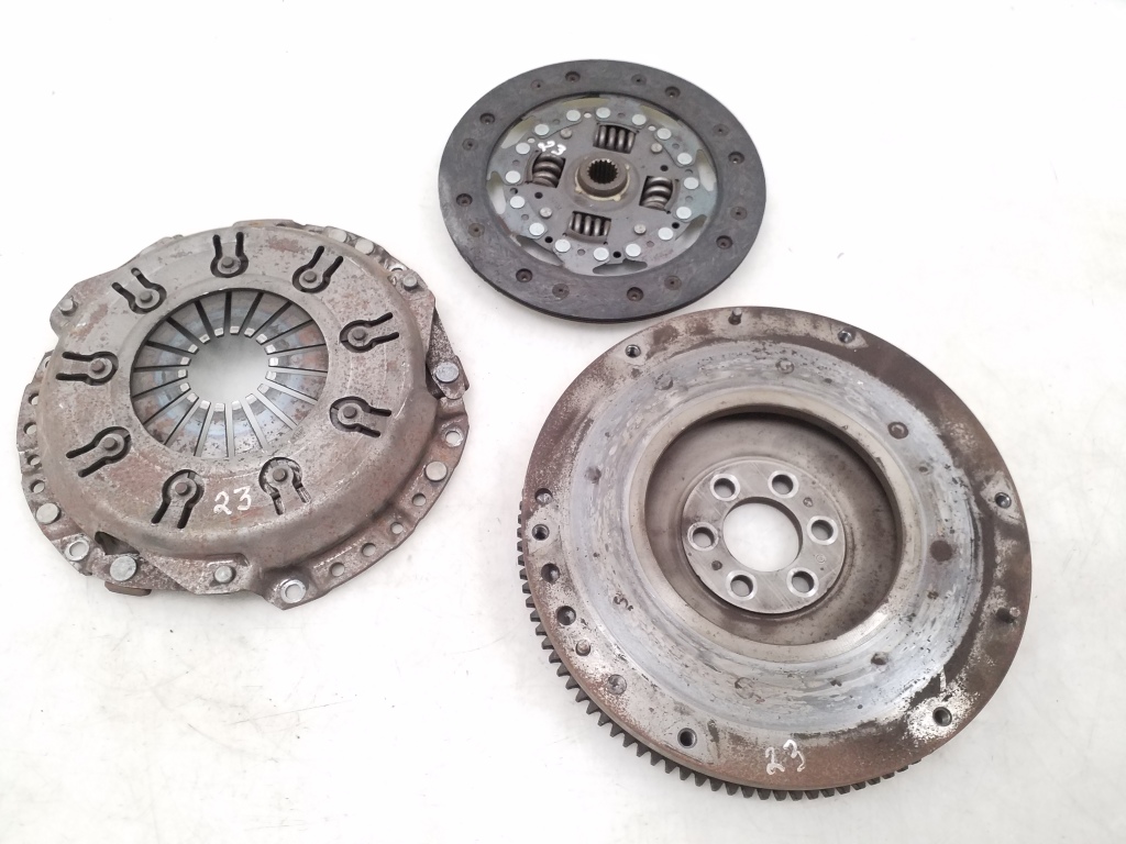 NISSAN Primera P12 (2001-2008) Clutch Kit 25088543