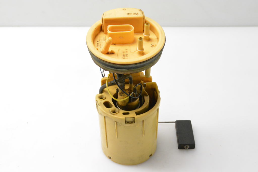 Used Volkswagen Caddy Fuel pump in the tank 2K0919050A