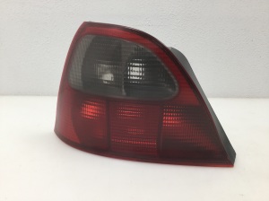 Hintere Eckleuchte und ihre Teile - XFB10089