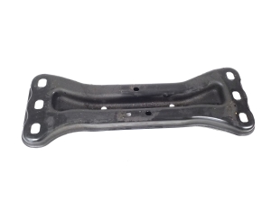 Mercedes Benz C-Class 204 (2007–2014) Mootori kinnitus A2042421001 - 3