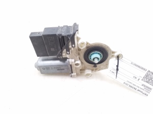 Volkswagen Passat B6 (2005–2010) Tagumise külgukse aknatõstuki mootor 1K0959703P - 3