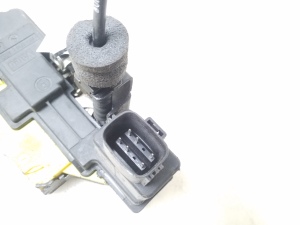 VOLVO XC70 (2000–2007) Rear side door lock 30634624 - 3