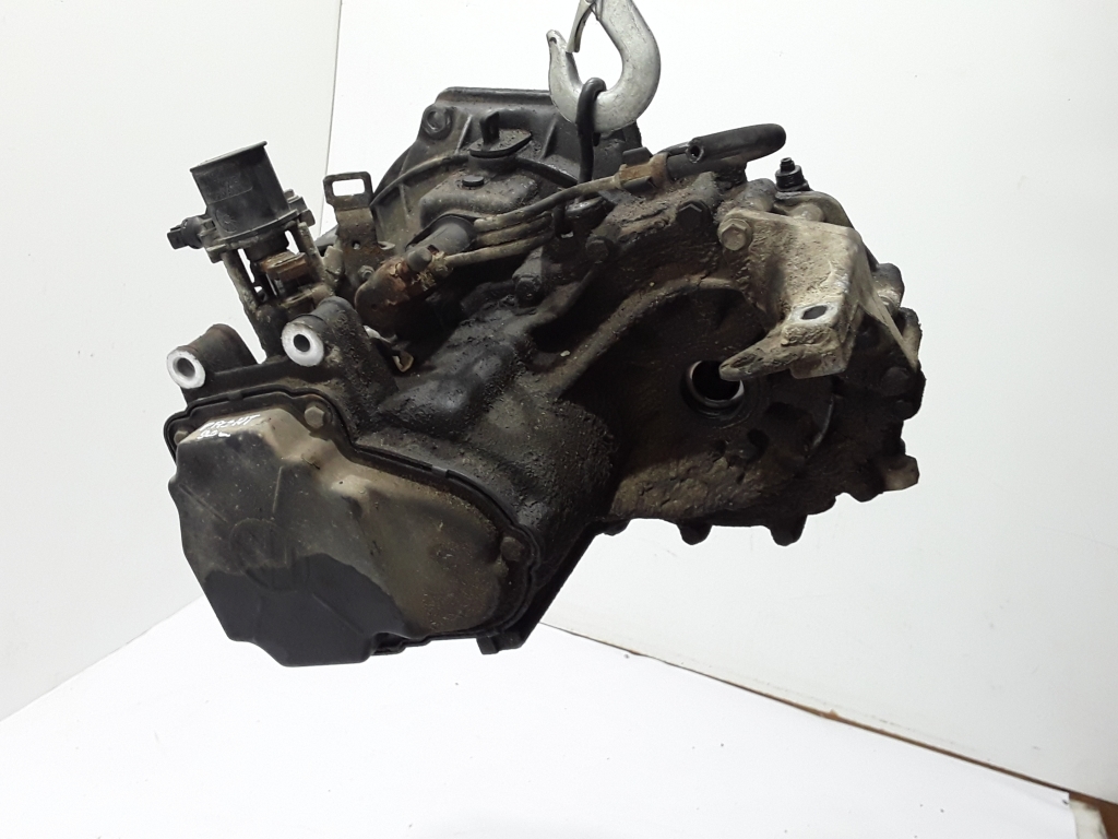 Volkswagen Passat B3 (1988–1993) Gearbox AFF28020 Volkswagen Passat B3 (1988–1993) Gearbox AFF28020