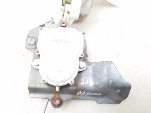 Mitsubishi Pajero Sport I (1996–2009) Rear side door lock - 2
