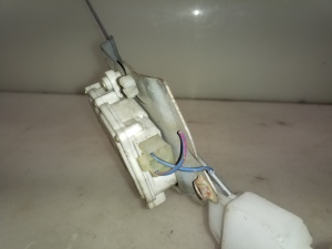 Mitsubishi Pajero Sport I (1996–2009) Rear side door lock - 3