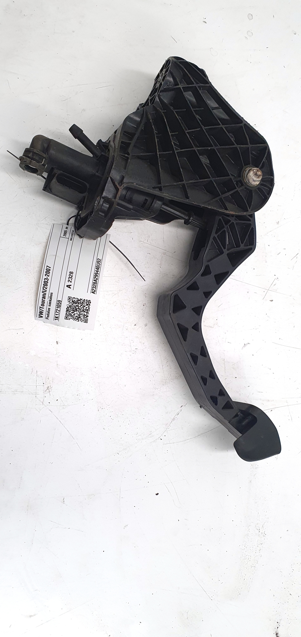 Used Volkswagen Touran Pedal clutch 1K1721059