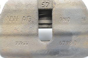 Volkswagen Passat B8 (2014–2023) Bremssattel vorne - 2