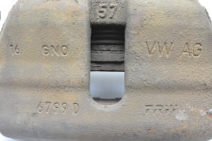 Volkswagen Passat B8 (2014–2023) Bremssattel vorne 6799D - 5