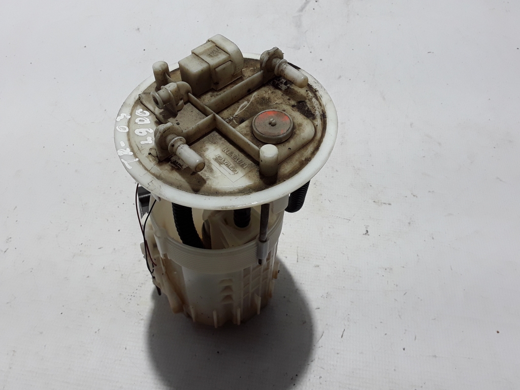 Used RENAULT Trafic Fuel pump in the tank 8200084183