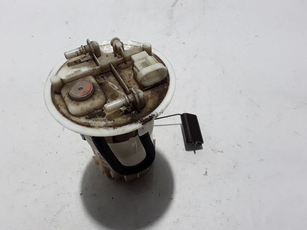 Used RENAULT Trafic Fuel pump in the tank 8200084183