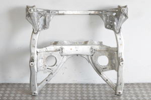 BMW 5 SERIES G30 (2016–2026) Eesmine alusraam 6859494 - 3