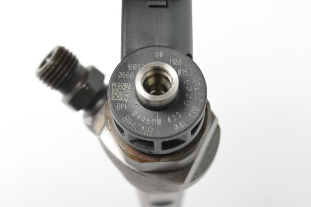 Used AUDI A1 Fuel injector 04L130277AD