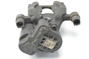 Volkswagen Passat B8 (2014–2023) Tagumine pidurisadul 3Q0615405J - 3