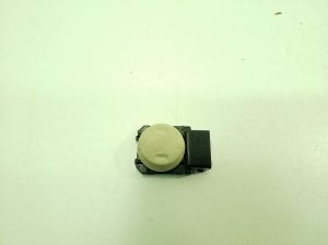 Front seat adjustment switch (on seat) - 8492060090