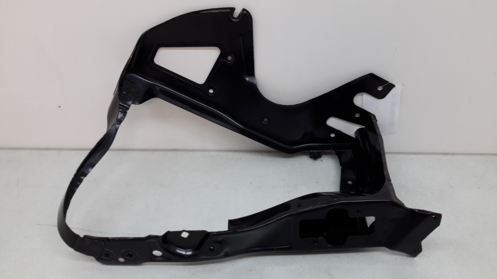 Mercedes Benz S-Class 220 (1998–2005) Esitulede raam (prillid) A2206200572 Mercedes Benz S-Class 220 (1998–2005) Esitulede raam (prillid) A2206200572