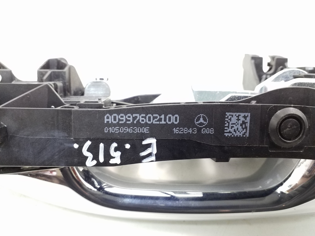 MERCEDES-BENZ GLC X253 (2015-2024) Kairė šoninių durų išorinė rankenėlė 20432023