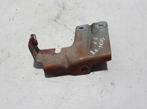 Halter Kotflügel vorne - 762901884R