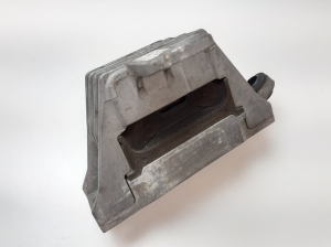  Engine cushion 